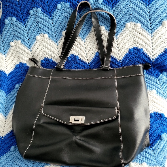 😀GUC Danier Leather Bag EUC - Picture 1 of 16